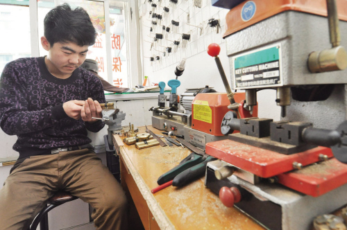 望谟开锁师傅开锁店为啥“牛号”频现 听开锁师傅讲什么锁最防盗
