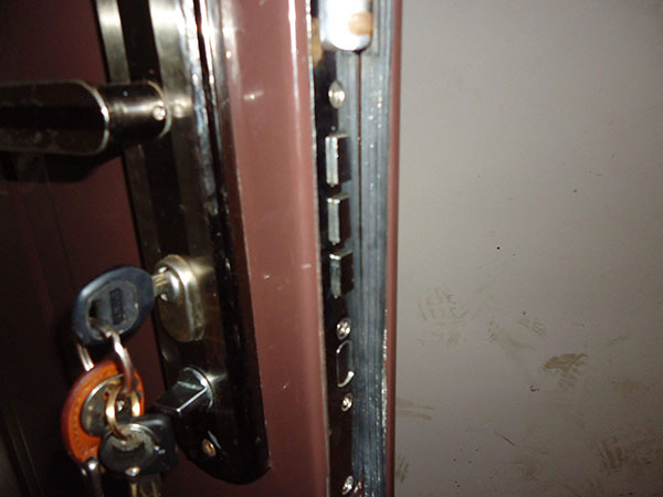 望谟开锁师傅防盗门换锁芯注意事项